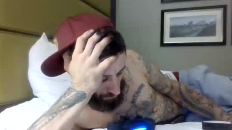 Snapshot of tattoo3333 chatting on 09-10-25, 08:47 tattoo3333 online show from 09-10-25, 08:47