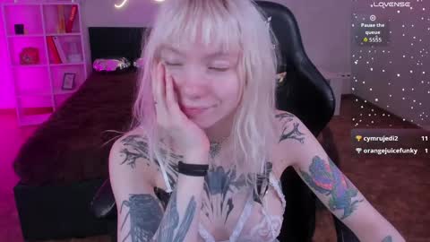tattoo_artbaby online show from 04-14-26, 01:00