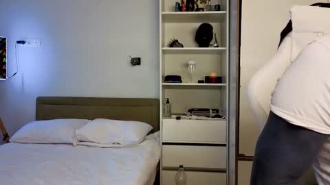 Alex but u can call me Theo online show from 02-17-26, 09:17