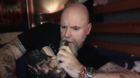 Tattooeddilf 01 online show from 12-19-25, 01:23