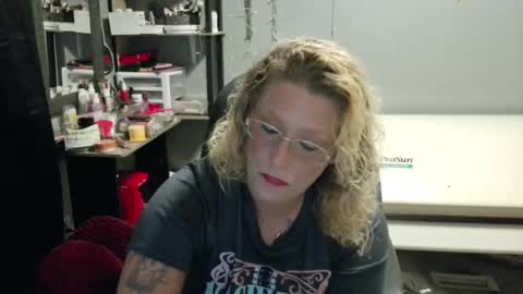 Snapshot of tattooeddirtyteacher chatting on 01-10-25, 10:50 Lisa Lovely online show from 01-10-25, 10:50