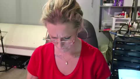 Snapshot of tattooeddirtyteacher chatting on 01-29-25, 08:14 Lisa Lovely online show from 01-29-25, 08:14