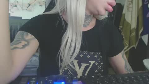 Snapshot of tatuada_safada chatting on 10-14-25, 07:20 tatuada_safada online show from 10-14-25, 07:20