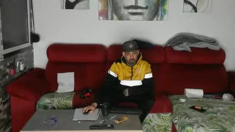 Snapshot of tatuadorhotxxx chatting on 11-27-25, 05:53 Tatuado20cm online show from 11-27-25, 05:53