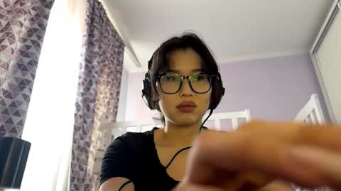 Snapshot of tatumblankenbeckle chatting on 11-11-25, 08:47 Jenny online show from 11-11-25, 08:47