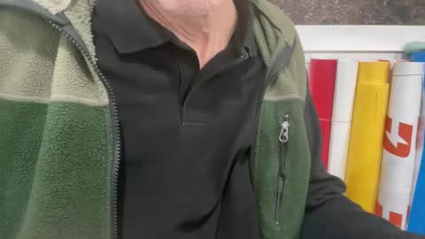 Snapshot of tauromolo chatting on 10-28-25, 12:25 tauromolo online show from 10-28-25, 12:25