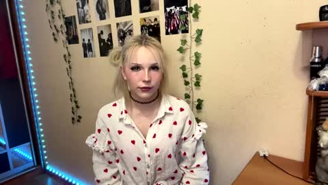 Lily online show from 03-15-26, 06:36