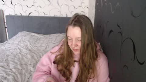 Snapshot of taxxxu chatting on 04-13-26, 06:19 Diana online show from 04-13-26, 06:19