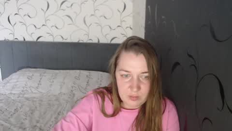Snapshot of taxxxu chatting on 05-15-26, 03:41 Diana online show from 05-15-26, 03:41