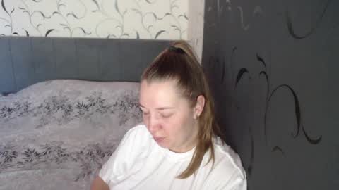 Snapshot of taxxxu chatting on 06-10-26, 06:34 Diana online show from 06-10-26, 06:34