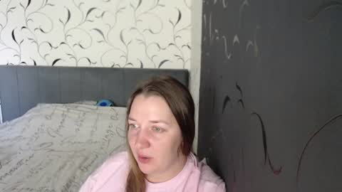 Snapshot of taxxxu chatting on 06-19-26, 07:56 Diana online show from 06-19-26, 07:56