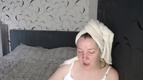 Snapshot of taxxxu chatting on 07-16-26, 06:19 Diana online show from 07-16-26, 06:19