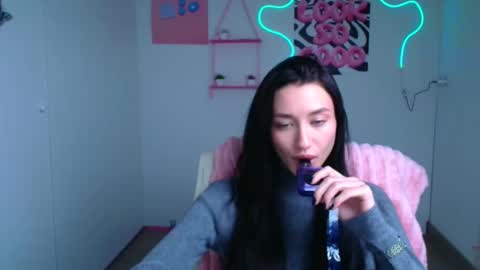 Taya online show from 11-19-25, 06:35