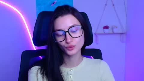 Taya online show from 12-21-25, 06:31