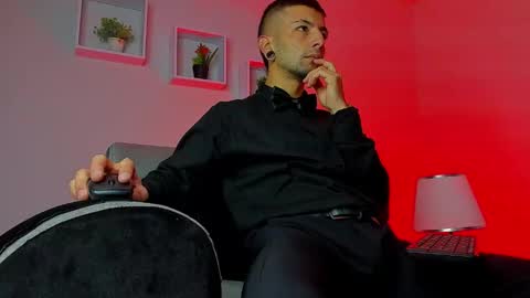 Snapshot of tayer_bennet chatting on 09-15-25, 04:01 tayer_bennet online show from 09-15-25, 04:01