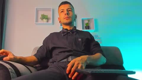 Snapshot of tayer_bennet chatting on 09-27-25, 04:17 tayer_bennet online show from 09-27-25, 04:17