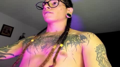 Snapshot of tayhlorstronghold chatting on 02-01-26, 11:09 online show from 02-01-26, 11:09