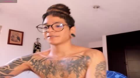 Snapshot of tayhlorstronghold chatting on 02-21-26, 03:57 online show from 02-21-26, 03:57