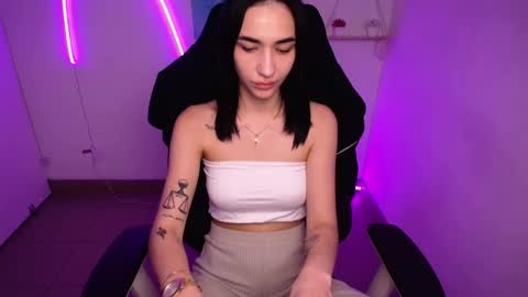 Snapshot of tayla_candy chatting on 11-01-25, 12:07 Tayla online show from 11-01-25, 12:07