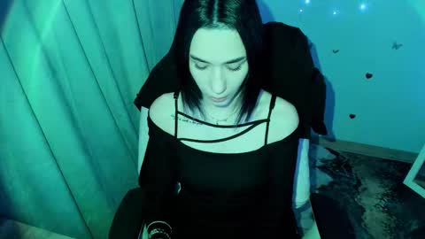 Snapshot of tayla_candy chatting on 12-15-25, 07:45 Tayla online show from 12-15-25, 07:45