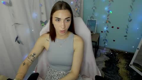 Snapshot of tayla_candy chatting on 05-21-26, 11:50 Tayla online show from 05-21-26, 11:50