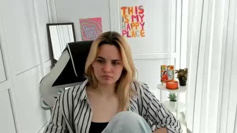 Tay online show from 06-10-26, 06:56
