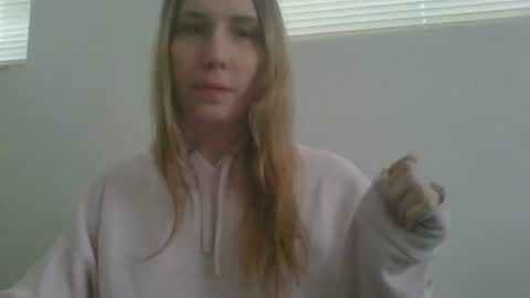 Snapshot of taylafox chatting on 03-08-25, 12:41 taylafox online show from 03-08-25, 12:41