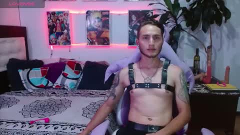 Snapshot of tayler_v2 chatting on 02-18-25, 01:54 TAYLER online show from 02-18-25, 01:54