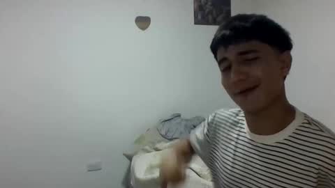 Snapshot of taylor1520 chatting on 11-10-25, 12:53 taylor1520 online show from 11-10-25, 12:53