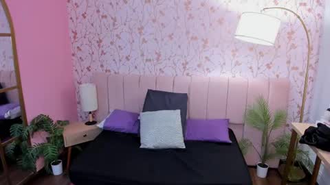 Taylor Bennet online show from 10-05-25, 12:14