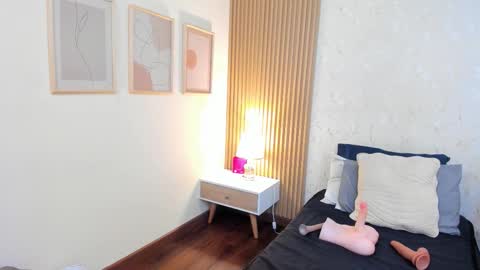 Taylor Bennet online show from 10-29-25, 12:07