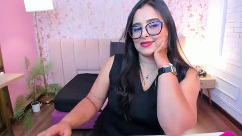 Snapshot of taylor_bennet chatting on 04-23-26, 12:29 Taylor Bennet online show from 04-23-26, 12:29