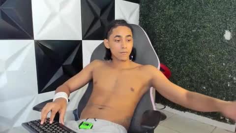 Taylor online show from 03-26-26, 01:44