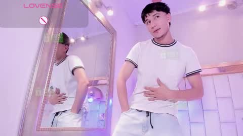 Snapshot of taylor_brooks_ chatting on 03-28-26, 09:25 taylor_brooks_ online show from 03-28-26, 09:25