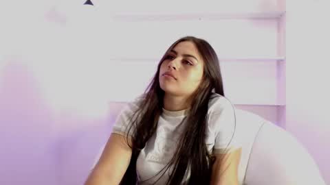 Snapshot of taylor_kelce chatting on 12-03-25, 12:14 Taylor keice online show from 12-03-25, 12:14