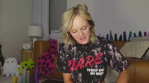 Snapshot of taylor_love_303 chatting on 10-29-25, 10:17 Taylor -- online show from 10-29-25, 10:17