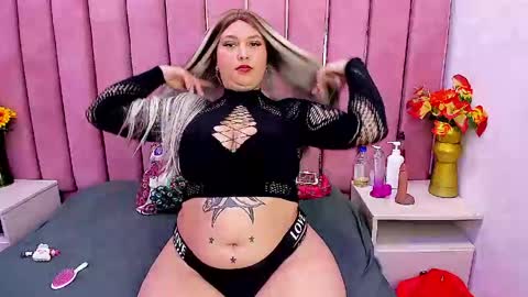 Snapshot of taylorbigass chatting on 04-19-26, 03:28 taylorbigass online show from 04-19-26, 03:28