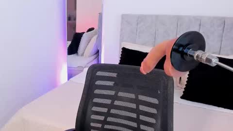 Taylor online show from 01-16-26, 08:35