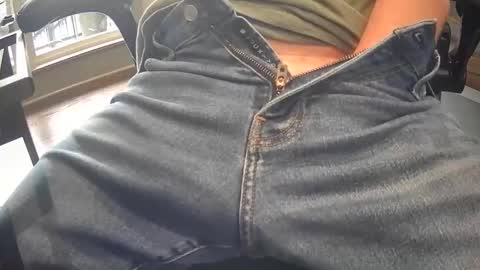 Snapshot of taylorsguy chatting on 12-18-24, 07:19 taylorsguy online show from 12-18-24, 07:19