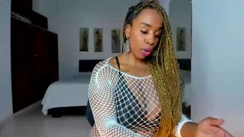 Snapshot of taylorslims chatting on 07-11-26, 05:59 taylorslims online show from 07-11-26, 05:59