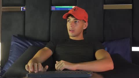 taylorsmiths_ online show from 12-21-25, 04:19