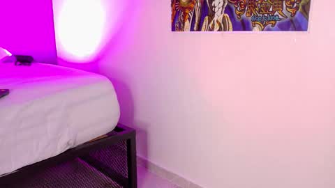 TAYLOR  online show from 12-21-25, 12:01