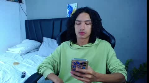 Tayron online show from 04-23-26, 12:26