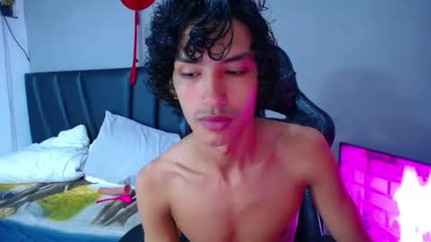 Snapshot of tayronx33 chatting on 06-06-26, 03:06 Tayron online show from 06-06-26, 03:06