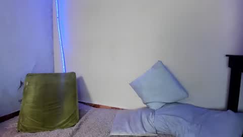 Snapshot of taysonysasha chatting on 07-17-26, 09:08 ask for cum online show from 07-17-26, 09:08
