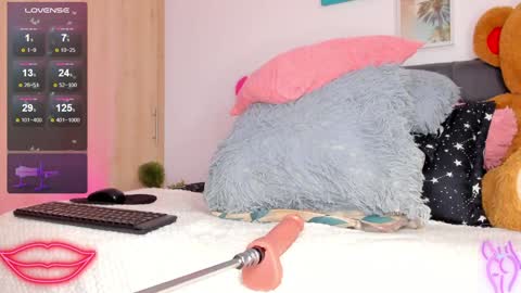  TAYSSA  ONLINE FROM 0630 PM - 1130 PM COLOMBIAN HOUR online show from 02-05-25, 03:02