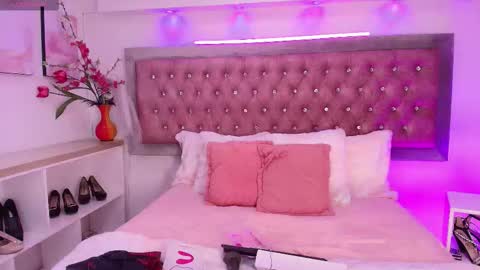 Sofia online show from 09-20-25, 01:01