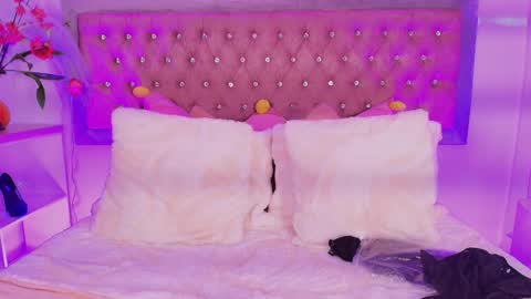 Sofia online show from 10-16-25, 01:01