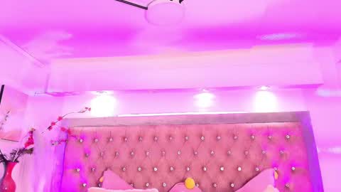 Sofia online show from 11-22-25, 01:21