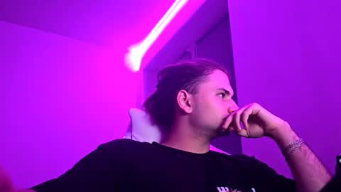 Snapshot of teasenova chatting on 10-11-25, 08:07 Vlad online show from 10-11-25, 08:07